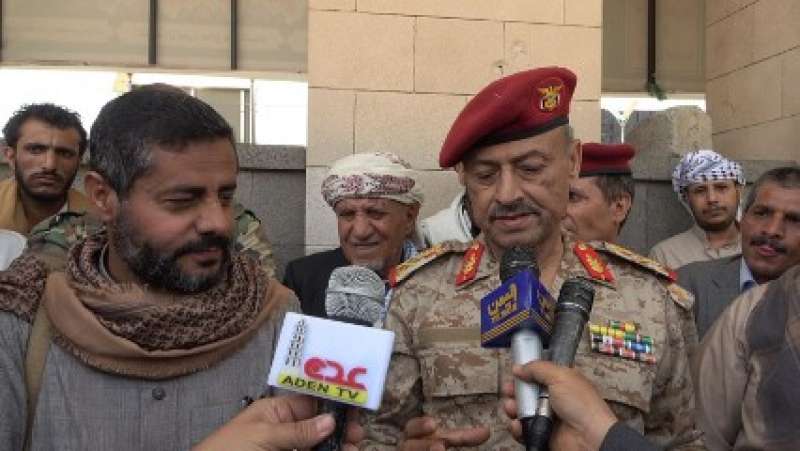 توضيح يحسم جدل انضمام قيادات بالجيش للحوثيين 