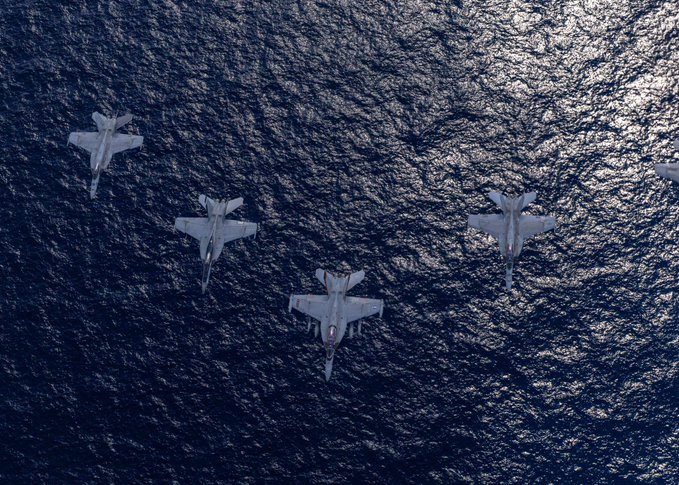 سقوط طائرة امريكية باليمن (صور)