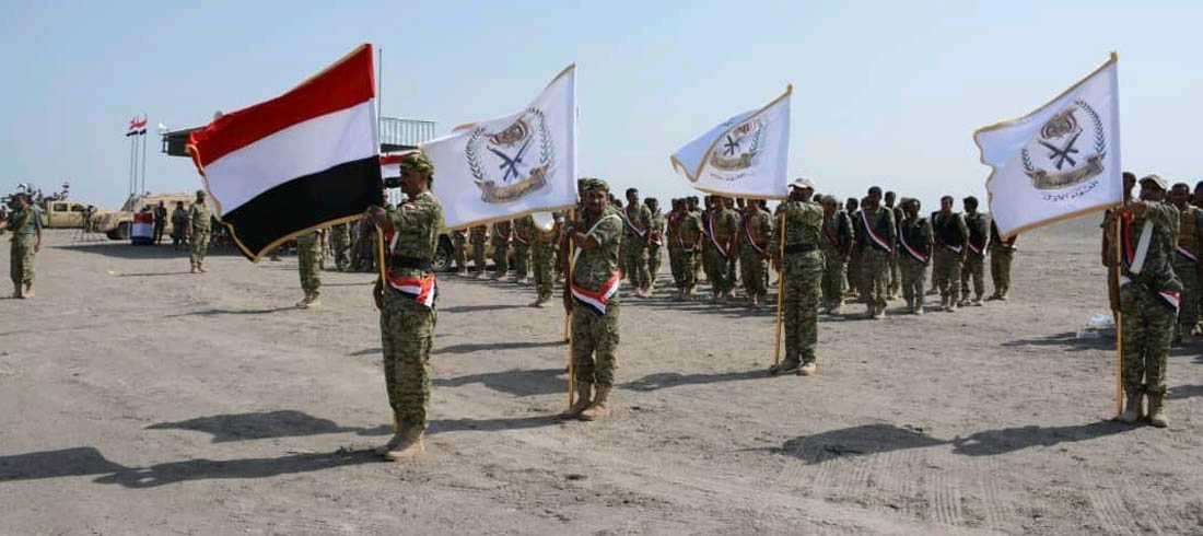 انشقاقات واسعة من قوات طارق لصالح الحوثيين (صور)