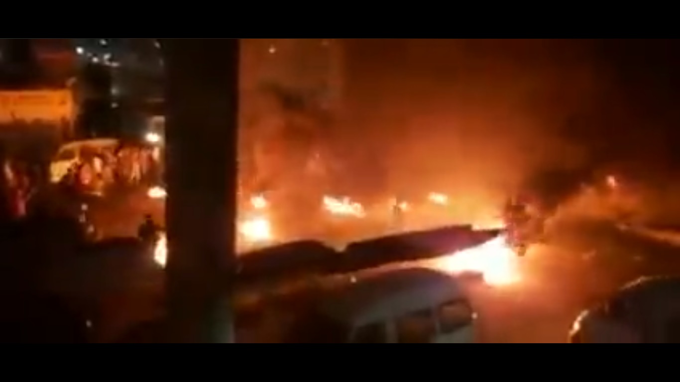 العاصمة تشتعل بالنيران ورصاص المليشيا (فيديو)