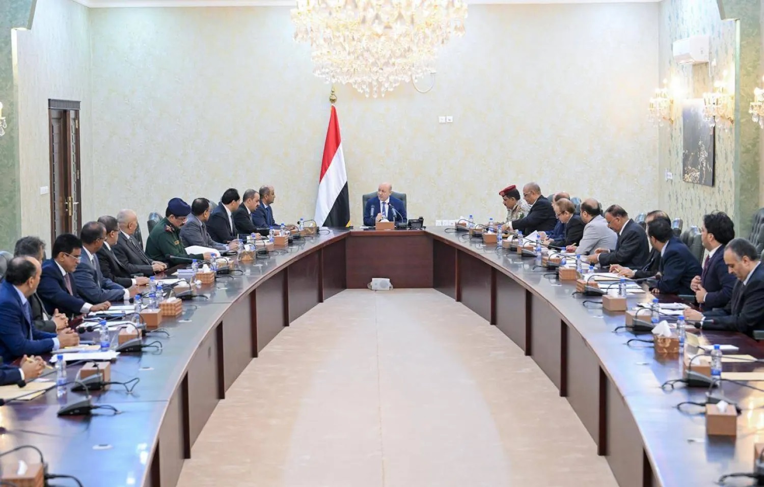 اعلان مجلجل لوزير مقال !