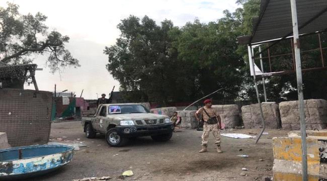 التحالف يوجه "الانتقالي" بسرعة إخلاء معسكرات الجيش في عدن وتسليمها لـ "درع الوطن"