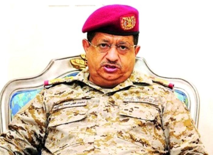 وزير الدفاع يكاشف الرئيس بأسباب توسع الحوثيين (وثيقة)