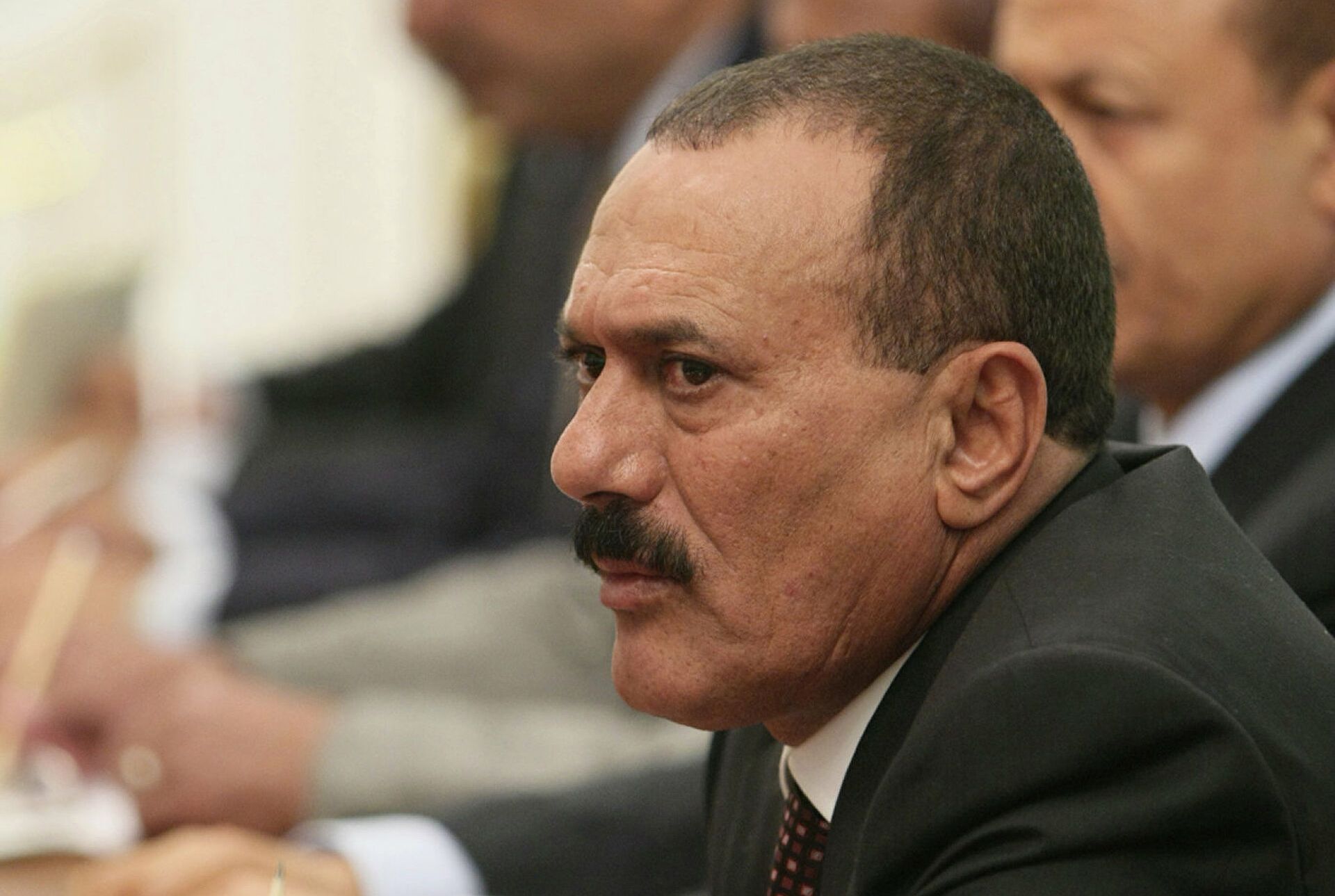 قطر تبدأ نشر غسيل ابتزاز 
