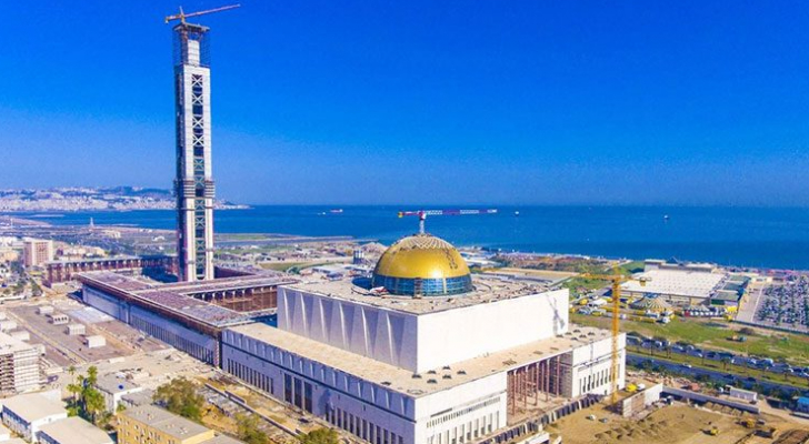 إقامة أول صلاة في ثالث اكبر مسجد في العالم بالجزائر