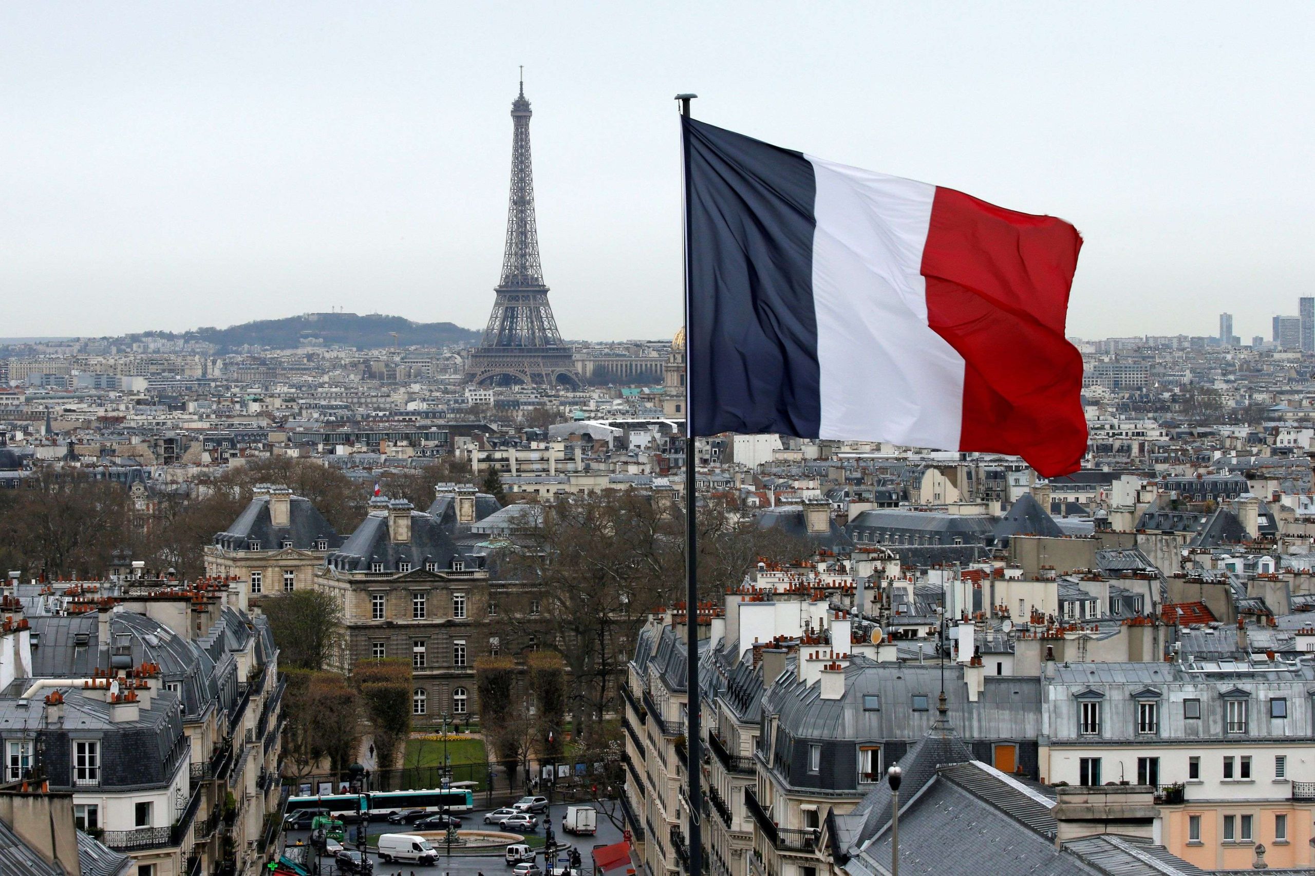 مسؤول في الحكومة يكشف مؤامرة خطيرة لفرنسا