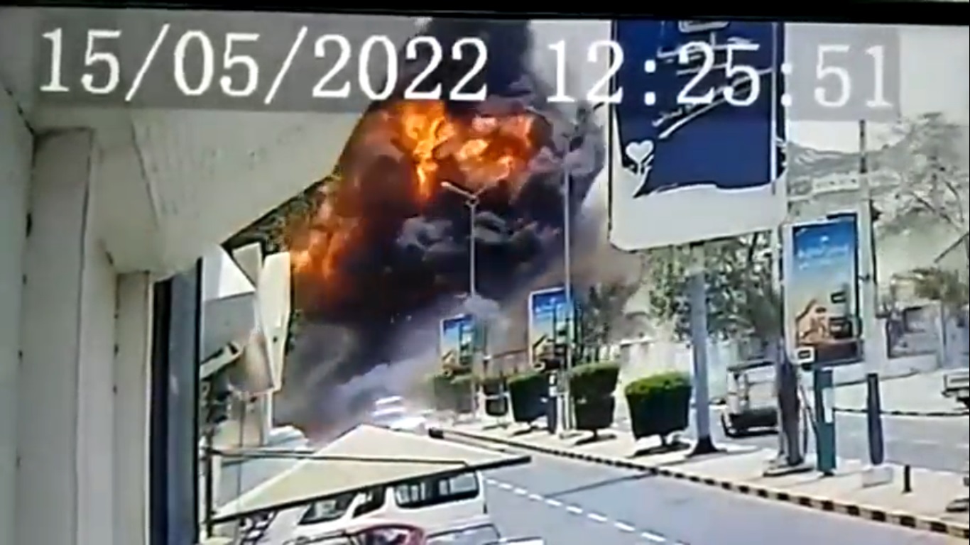 مشاهد حصرية للتفجير الارهابي في عدن وآثاره (فيديو)