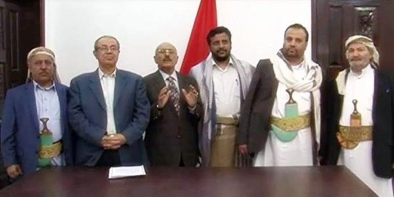 الحوثيون يحتفلون بقطف 7 ثمار لإنقلاب 