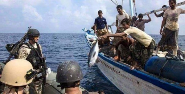 بحرية الامارات تختطف 7 صياديين يمنيين