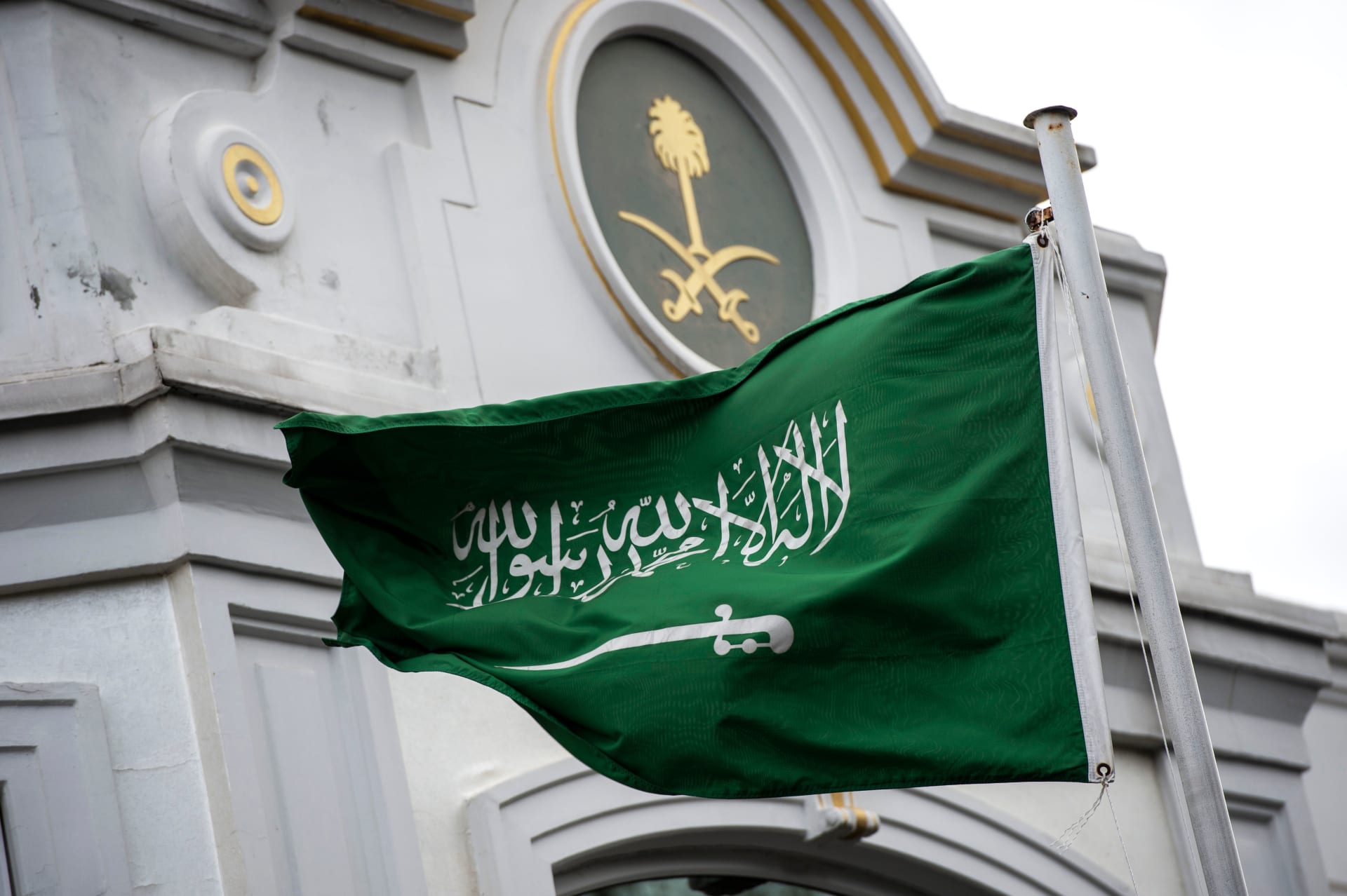 السعودية تعلن تأييدها الرئيس العليمي بشأن الجنوب (وثيقة)