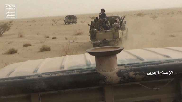 الجيش يرد على فيديوهات الحوثيين بالجوف