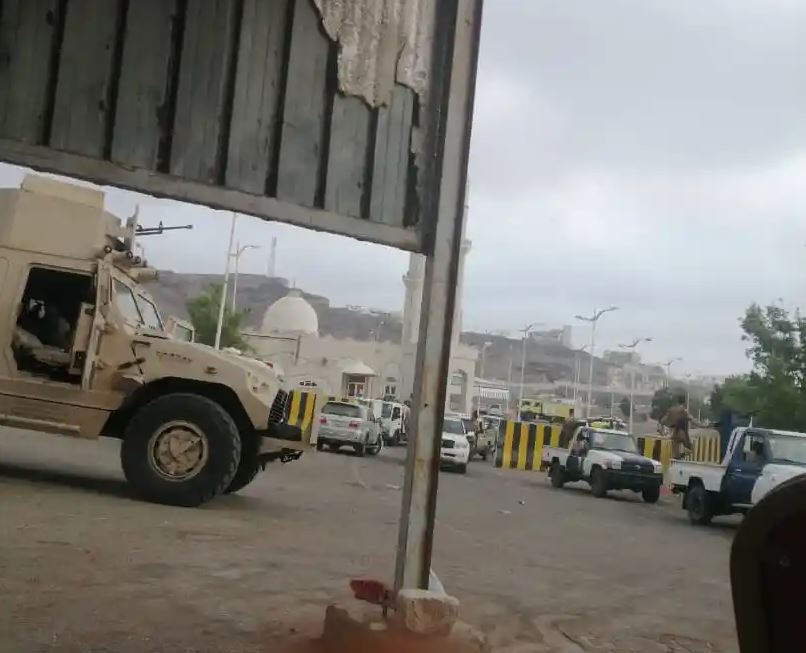 تصعيد عسكري خطير للمليشيا يستهدف المجلس الرئاسي في عدن