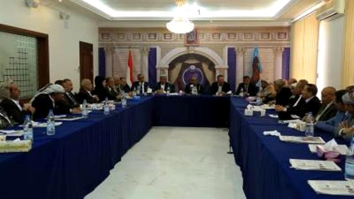 اجتماع لقيادة المؤتمر في صنعاء يقر فصل قيادات (تفاصيل)