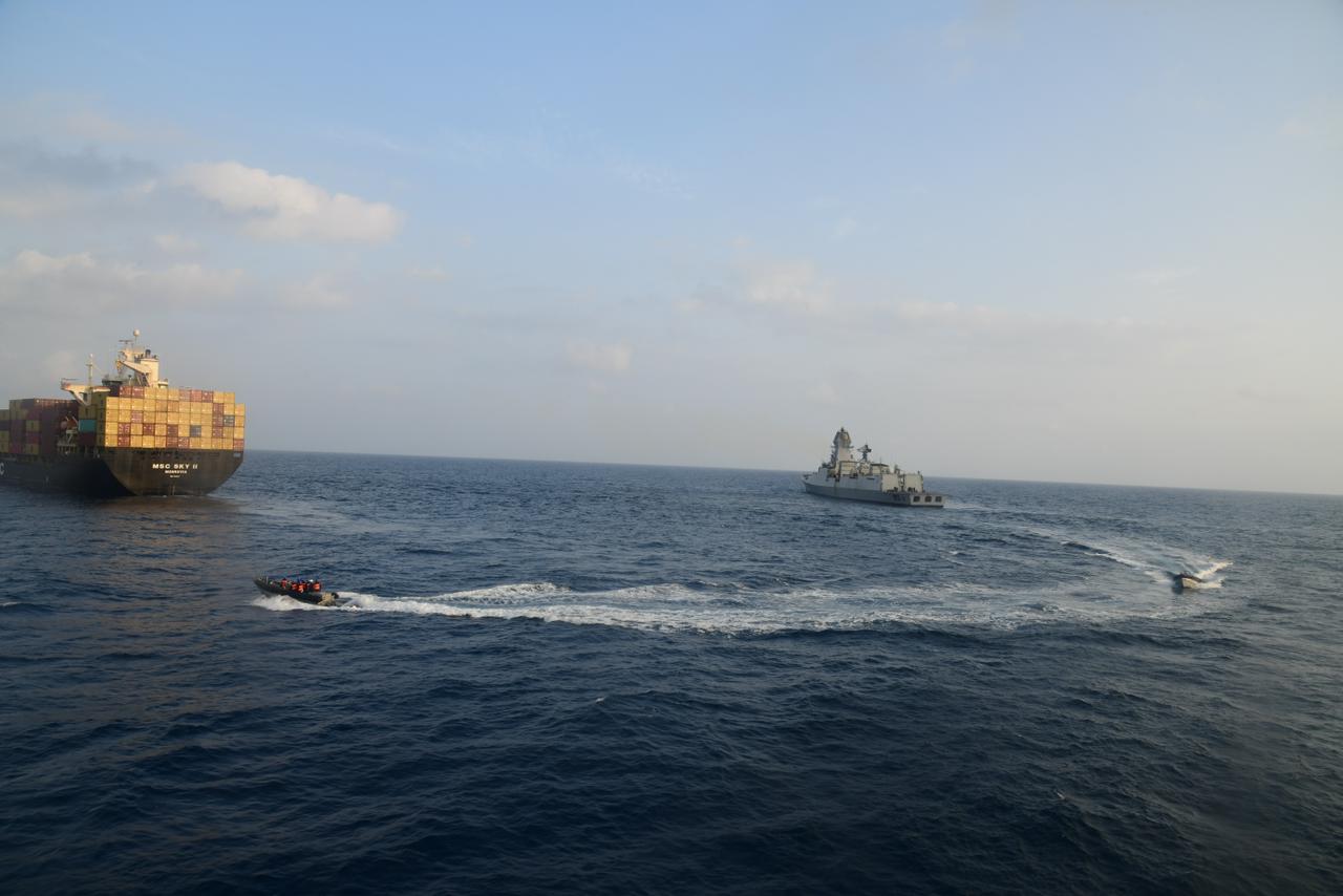 شاهد مصير السفينة الاسرائيلية MSC SKY (صور)