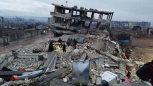يمنيون تحت انقاض زلزال تركيا وبيان لتوكل كرمان (فيديو+ صور)