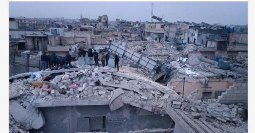 يمنيون تحت انقاض زلزال تركيا وبيان لتوكل كرمان (فيديو+ صور)