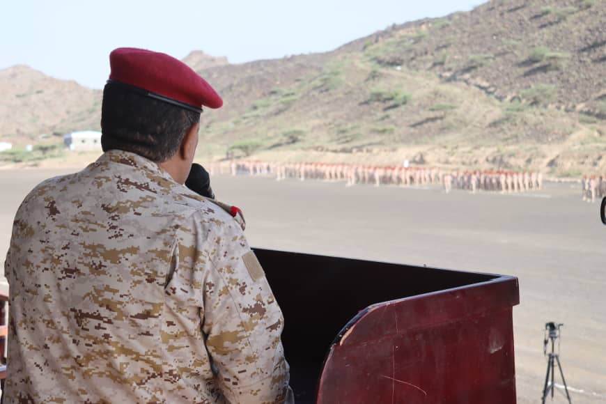 وزير الدفاع الداعري يعلن انقلابا (فيديو)