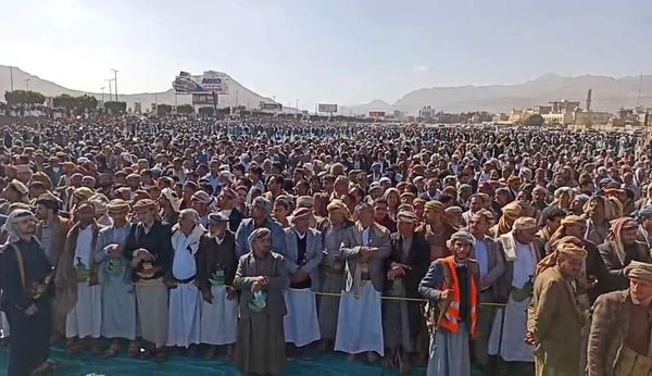 حصريا .. حادث مفاجئ في تشييع الشيخ صادق (صور)