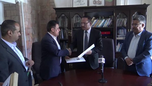 الحوثيون ينتزعون اول مبنى اثري صادره 