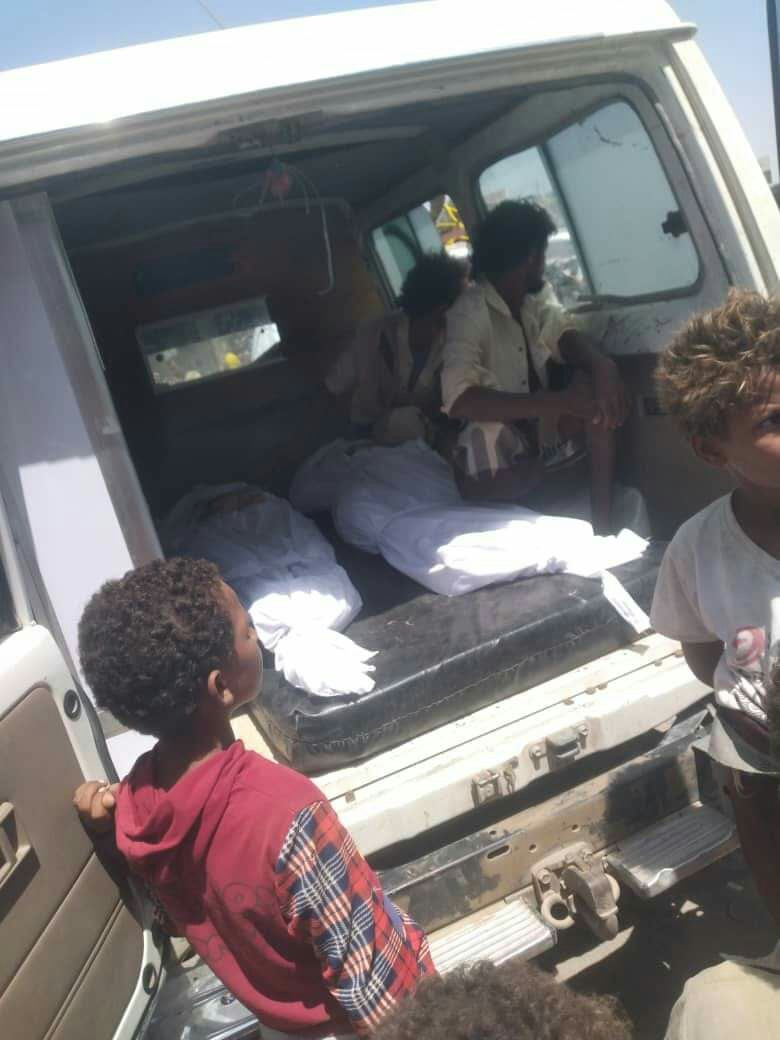 شاهد ماذا فعل مواطنون بجثث ذويهم بالساحل (صور)