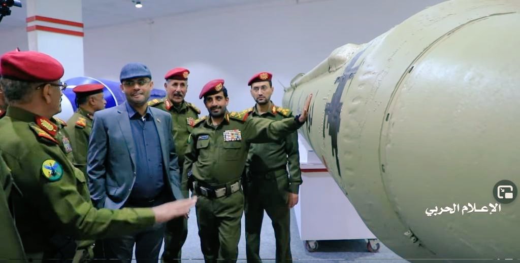 الحوثيون ينشرون صواريخ بحرية خطيرة (صور)