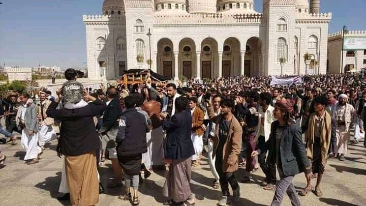 شاهد اكبر حشد شعبي بصنعاء ضد جرائم المليشيا (صور+فيديو)