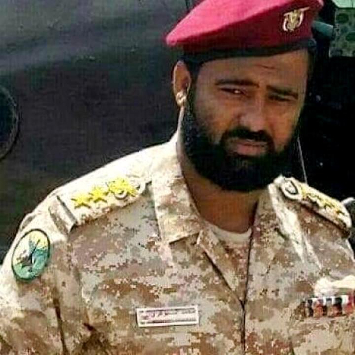 قائد عسكري بارز يفاجئ 