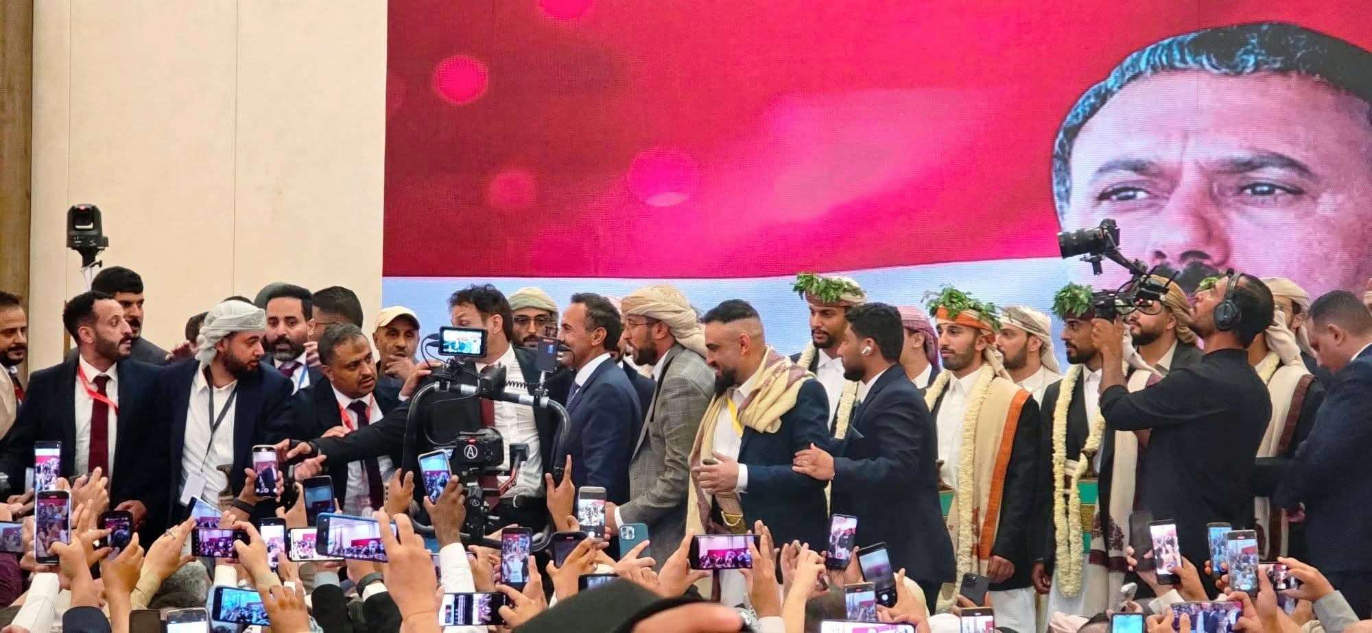 اسرة عفاش تقع في مأزق جديد (فيديو)