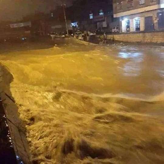 مشاهد مروعة لغرق صنعاء والجوف ومارب بالسيول (صور - فيديو)