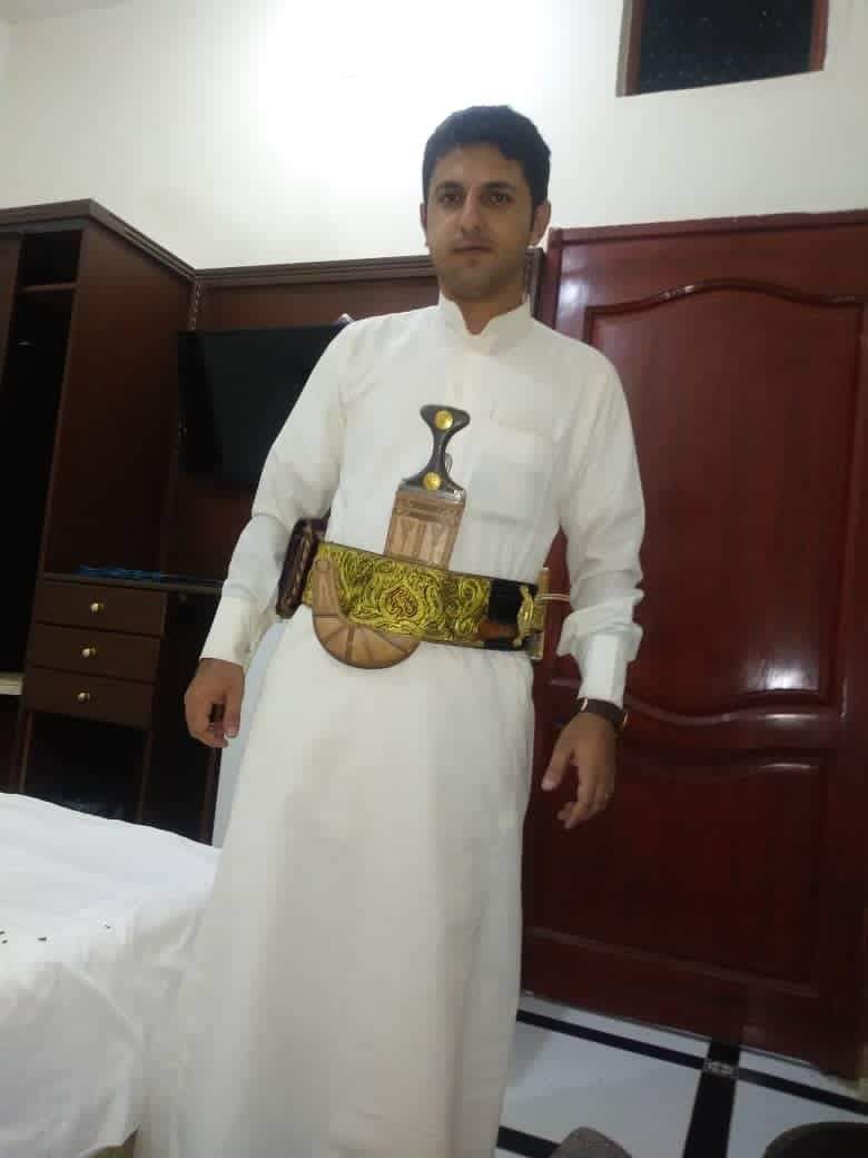 شاب ينهب مشايخ البيضاء 300 مليون (اسم+صورة)