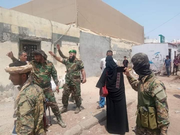معلم يبيع فصلا مدرسيا لشركة صرافة بالعاصمة (صور)