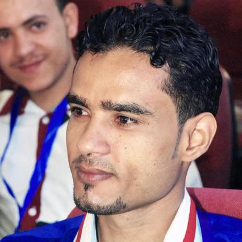 قتل اعلامي بارز في تعز بطريقة بشعة (صور)