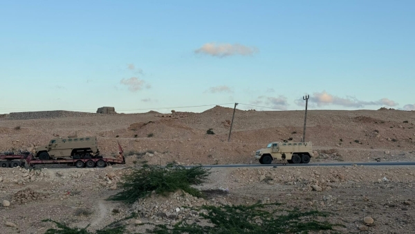 نقل اطنان اسلحة للمليشيا (صور)