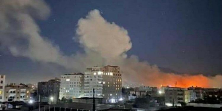 غارات التحالف تنتج سحبا وردية تثير الخوف (صور+فيديو)