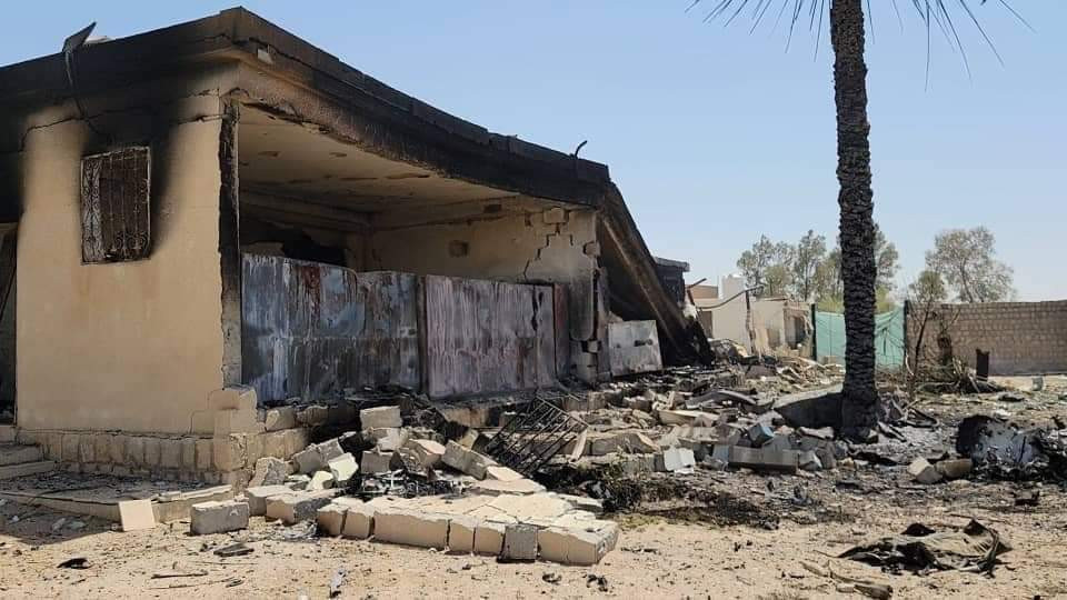 مشاهد جديد لقصف منزل الشيخ سلطان العرادة (صور)