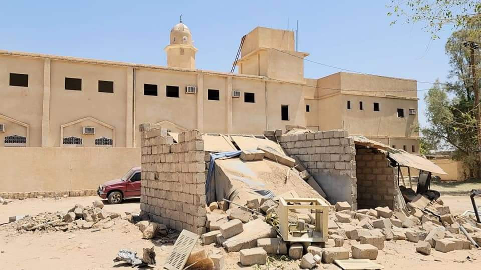 مشاهد جديد لقصف منزل الشيخ سلطان العرادة (صور)